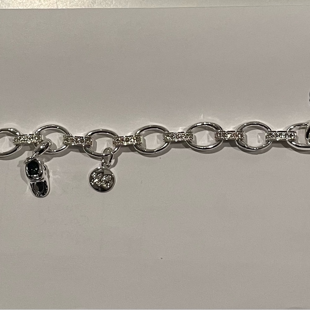 NWT DaVinci Limited Edition Baby Charm Bracelet. 3 Removable Charms
